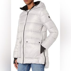 NWT puffer winter long jacket Kenneth Cole , Small 
Very warm 💕🍀